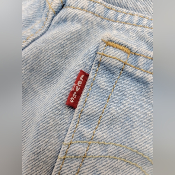 Levi's 501 Button Fly Jean Shorts - Picture 7 of 12
